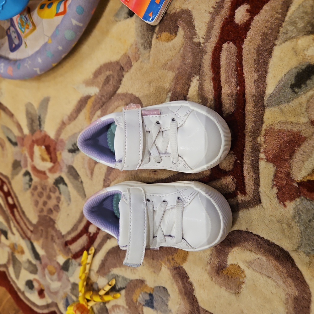Sneaker clothes for baby girl or toddler